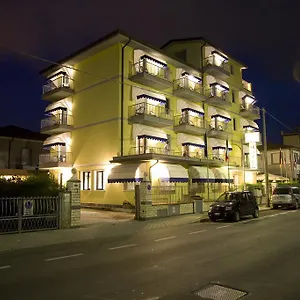 https://hotel-fortunella.it-tuscanyhotel.com